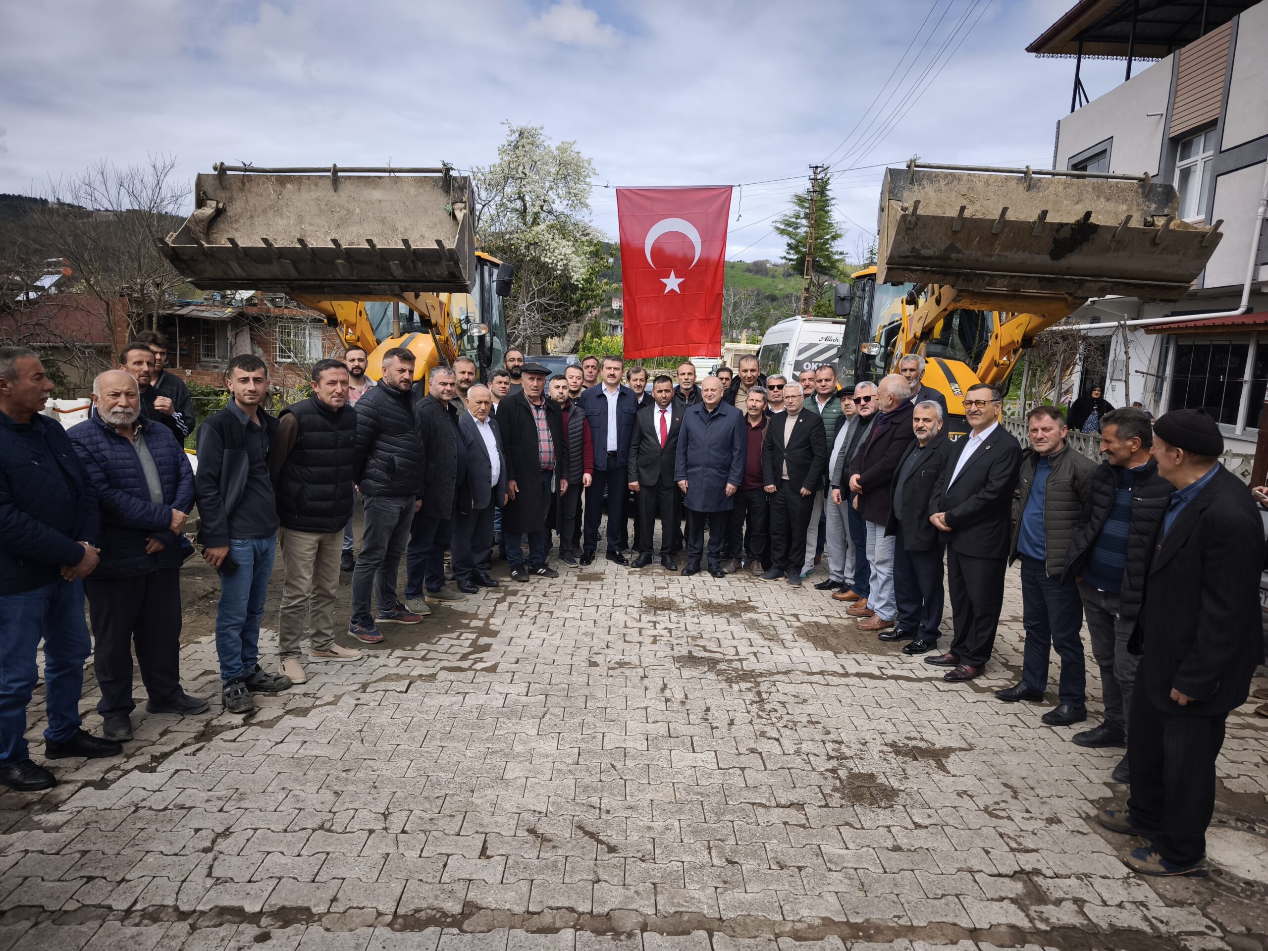 KARŞIYAKA MAHALLESİ’NDE DOĞALGAZ COŞKUSU YAŞANIYOR
